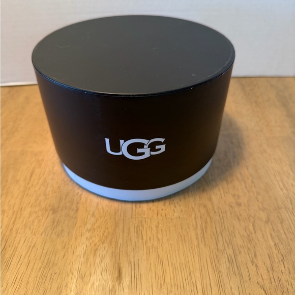 NWT UGG Shearling and Leather Monogram Suede Black Earmuffs - Picture 5 of 16